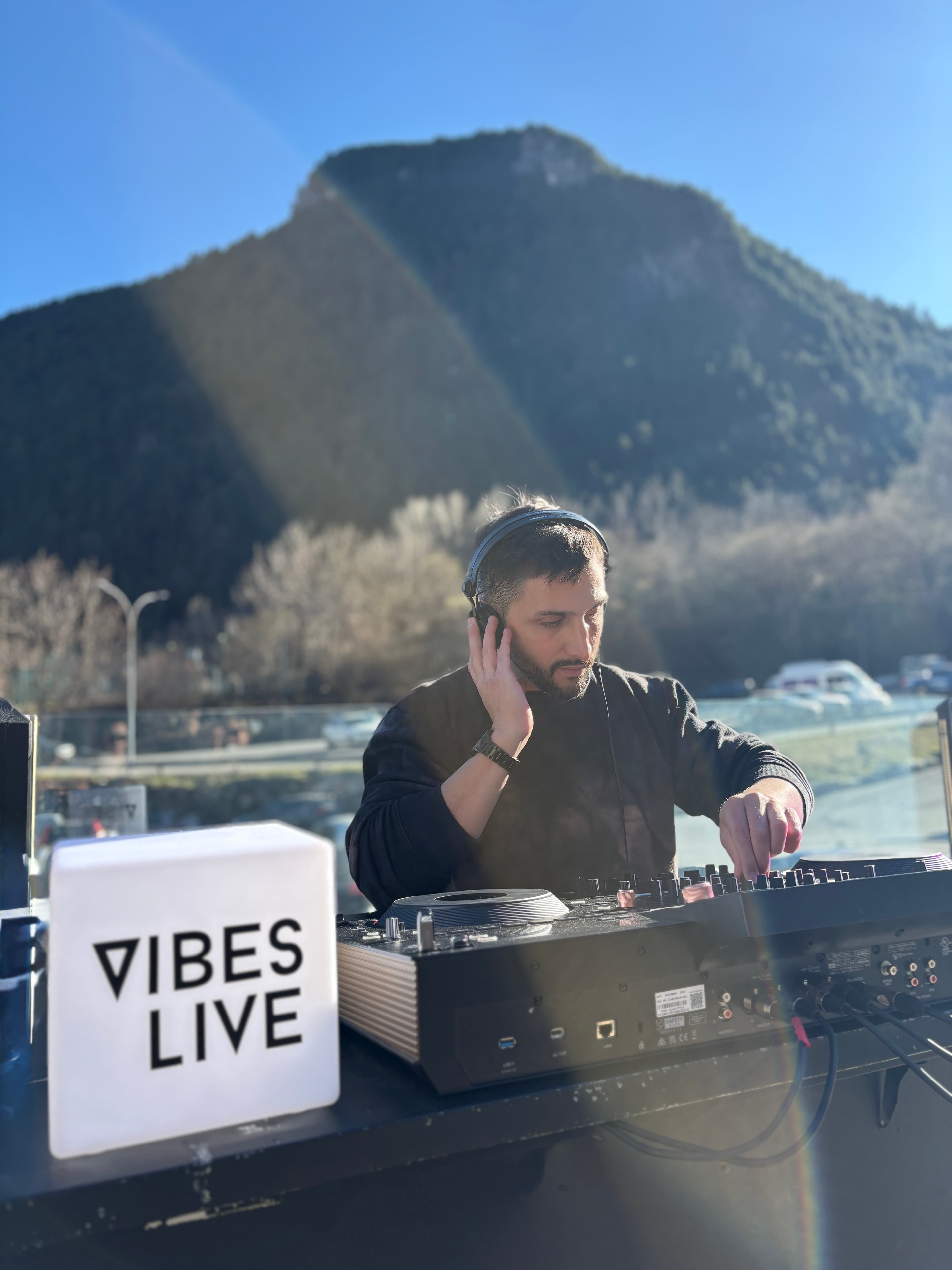 Lautaro De Angelis en vivo